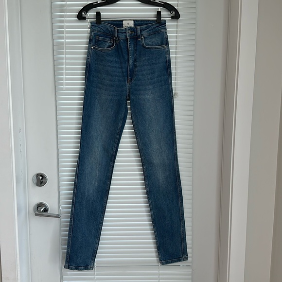 Jeans - Picture 2 of 3